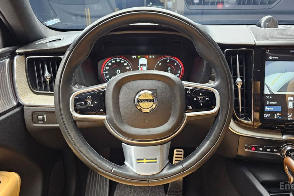 2018 Volvo XC60 с пробегом 76 352 км