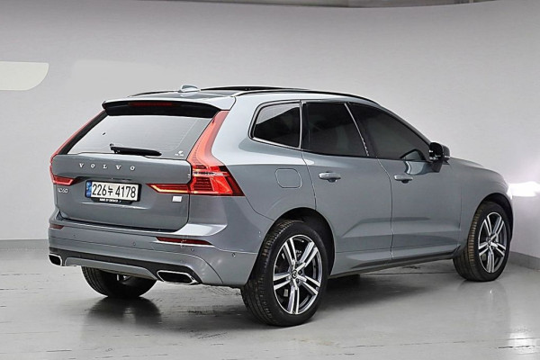 2021 Volvo XC60 с пробегом 108 317 км