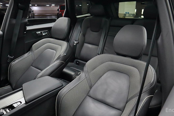 2021 Volvo XC60 с пробегом 108 317 км