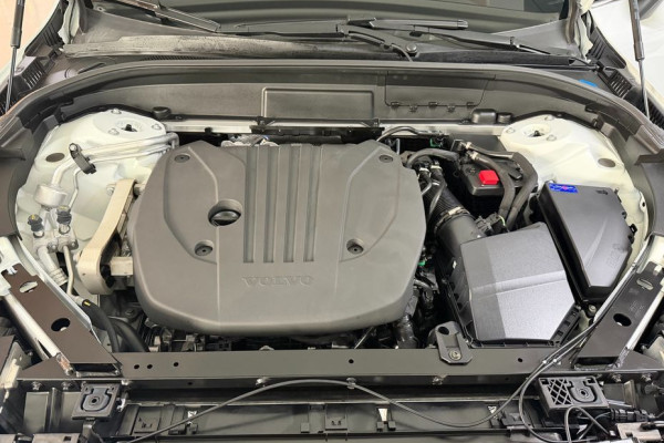 2024 Volvo XC60 с пробегом 9 750 км