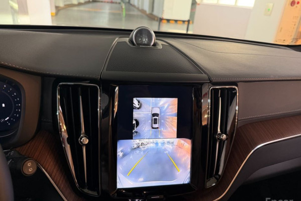 2024 Volvo XC60 с пробегом 9 750 км