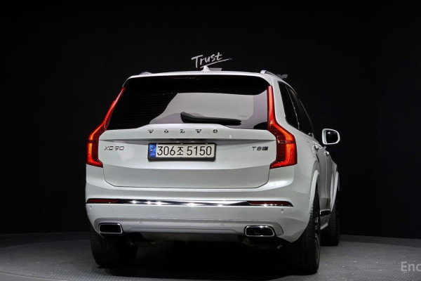 2020 Volvo XC90 с пробегом 98 323 км