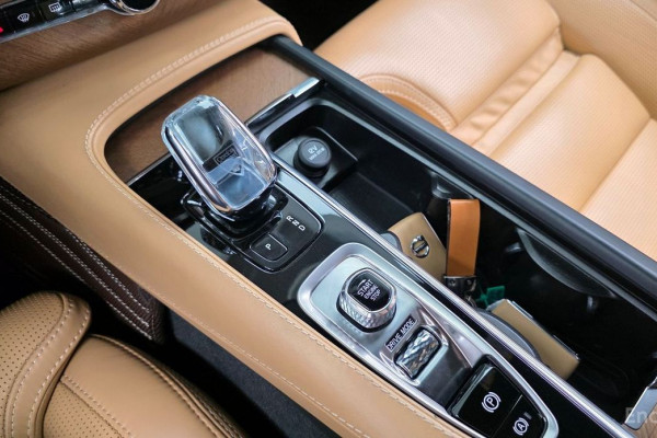 2020 Volvo XC90 с пробегом 98 323 км