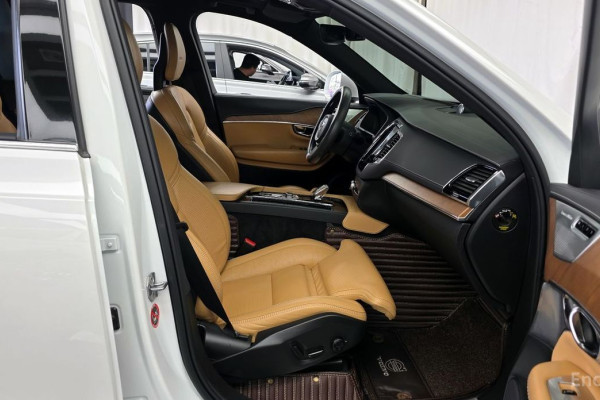 2020 Volvo XC90 с пробегом 98 323 км