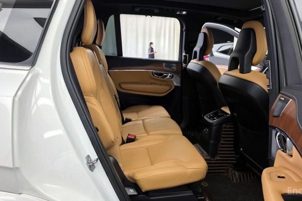 2020 Volvo XC90 с пробегом 98 323 км