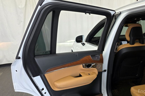 2020 Volvo XC90 с пробегом 98 323 км