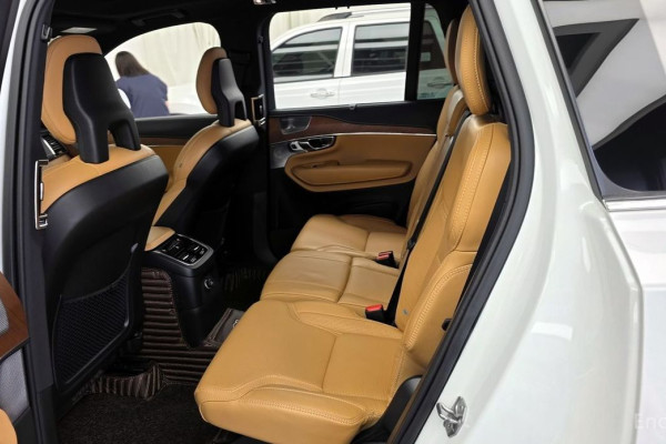 2020 Volvo XC90 с пробегом 98 323 км