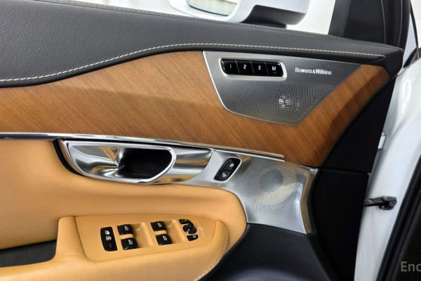 2020 Volvo XC90 с пробегом 98 323 км