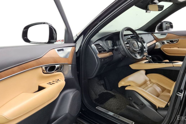 2019 Volvo XC90 с пробегом 104 083 км