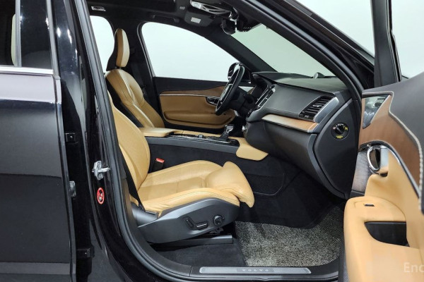 2019 Volvo XC90 с пробегом 104 083 км