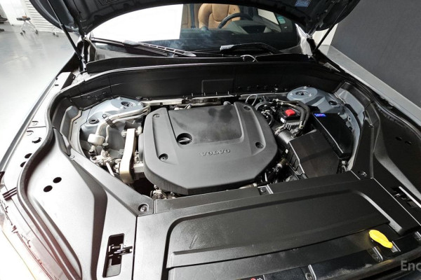 2021 Volvo XC90 с пробегом 36 956 км