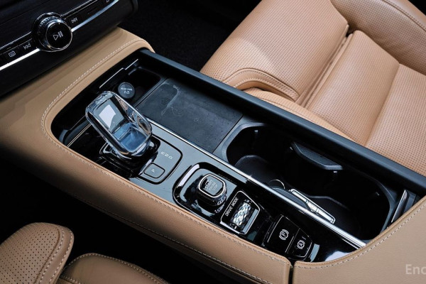 2021 Volvo XC90 с пробегом 36 956 км