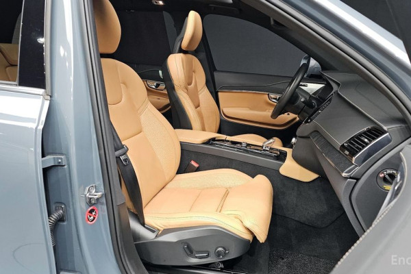 2021 Volvo XC90 с пробегом 36 956 км