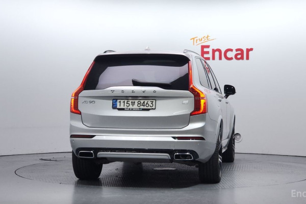 2021 Volvo XC90 с пробегом 77 344 км