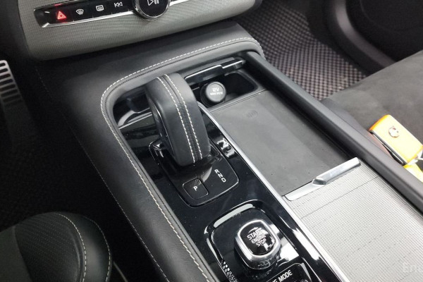 2021 Volvo XC90 с пробегом 77 344 км