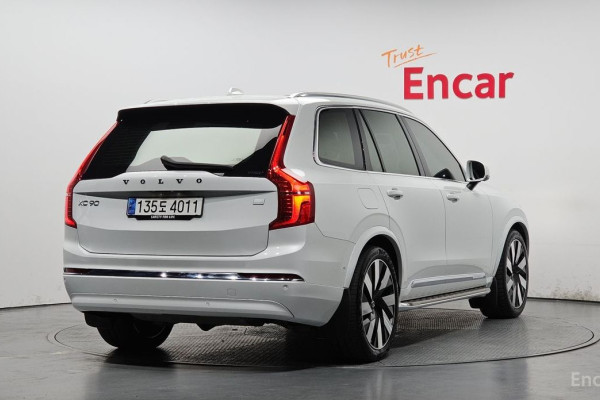 2024 Volvo XC90 с пробегом 26 526 км