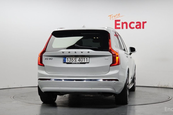 2024 Volvo XC90 с пробегом 26 526 км