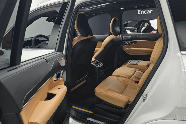 2024 Volvo XC90 с пробегом 26 526 км