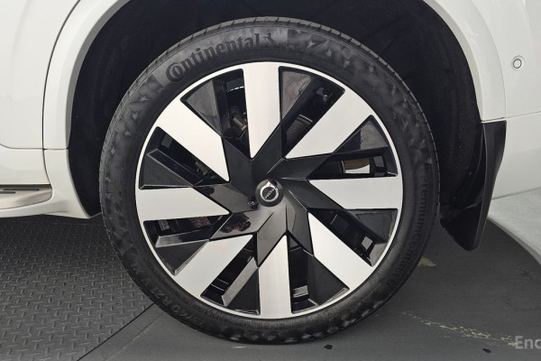 2024 Volvo XC90 с пробегом 26 526 км