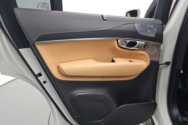 2024 Volvo XC90 с пробегом 26 526 км