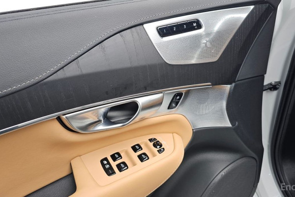 2024 Volvo XC90 с пробегом 26 526 км