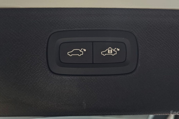 2024 Volvo XC90 с пробегом 26 526 км