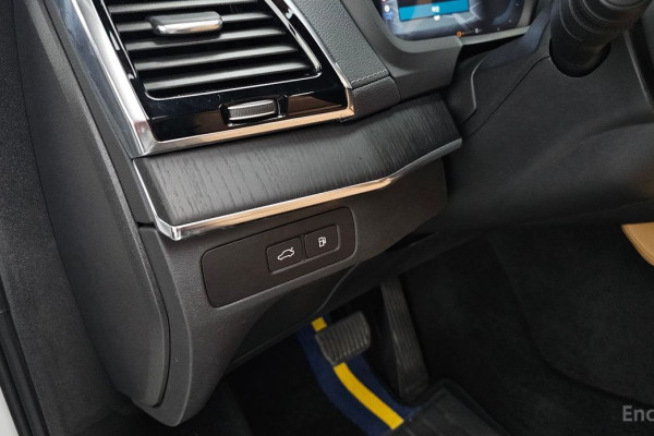 2024 Volvo XC90 с пробегом 26 526 км