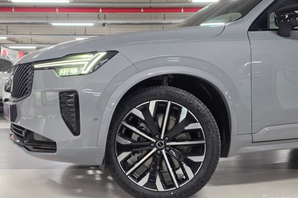 2026 Volvo XC90 с пробегом 7 км