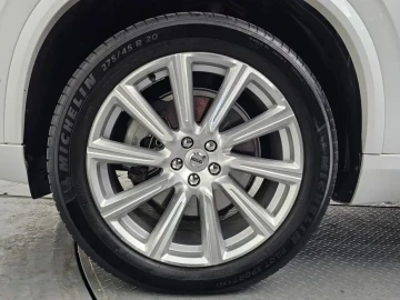 2016 Volvo XC90 с пробегом 106 696 км