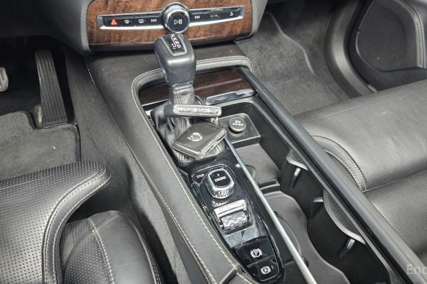 2016 Volvo XC90 с пробегом 106 696 км