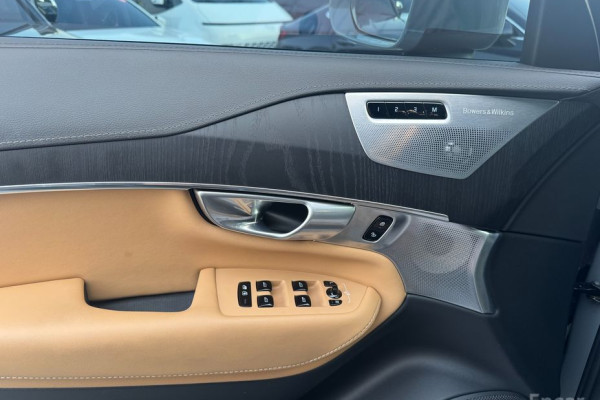 2023 Volvo XC90 с пробегом 51 609 км