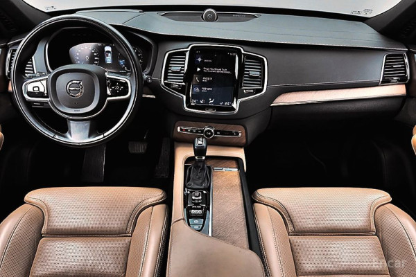 2019 Volvo XC90 с пробегом 85 147 км