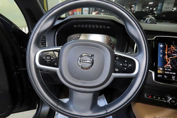 2021 Volvo XC90 с пробегом 86 559 км