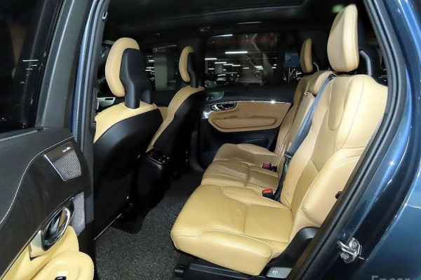 2021 Volvo XC90 с пробегом 86 559 км