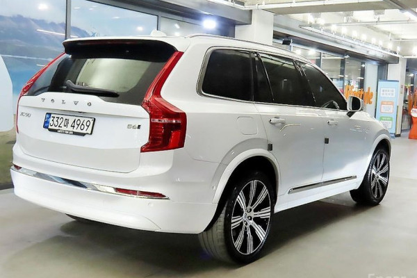 2022 Volvo XC90 с пробегом 96 553 км