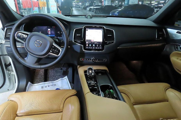 2022 Volvo XC90 с пробегом 96 553 км