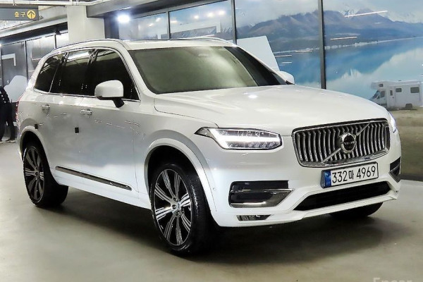2022 Volvo XC90 с пробегом 96 553 км