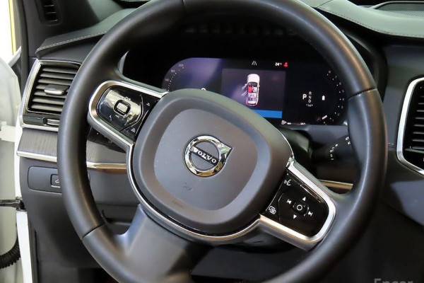 2022 Volvo XC90 с пробегом 96 553 км