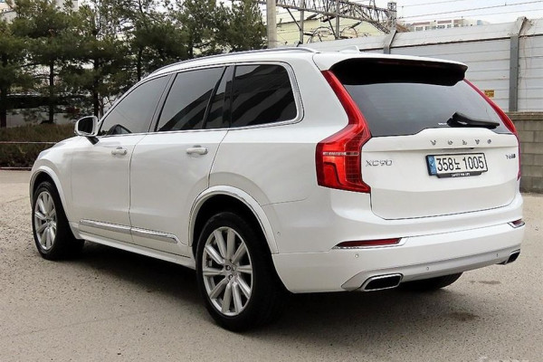 2019 Volvo XC90 с пробегом 128 000 км