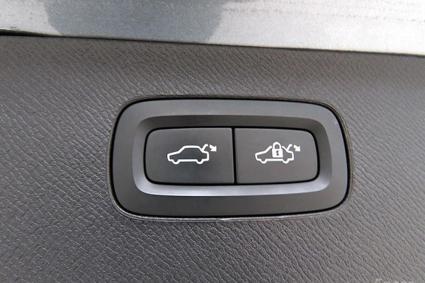 2019 Volvo XC90 с пробегом 128 000 км