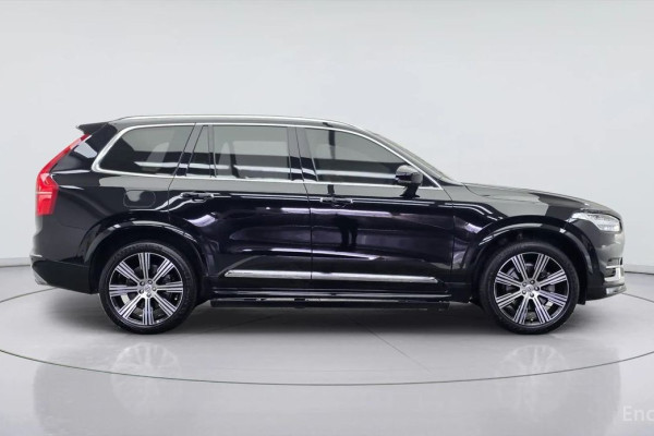 2021 Volvo XC90 с пробегом 45 290 км