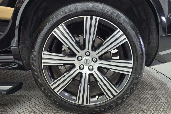 2021 Volvo XC90 с пробегом 45 290 км