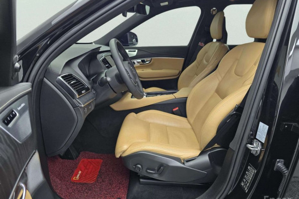 2021 Volvo XC90 с пробегом 45 290 км