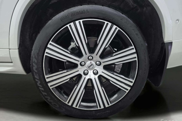 2024 Volvo XC90 с пробегом 30 317 км