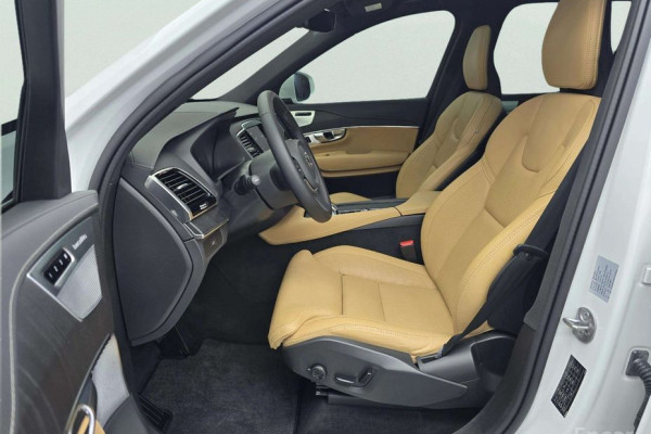 2024 Volvo XC90 с пробегом 30 317 км