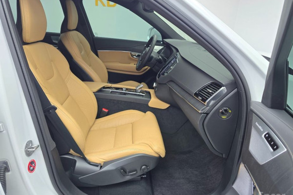 2024 Volvo XC90 с пробегом 30 317 км