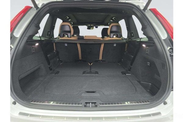 2024 Volvo XC90 с пробегом 30 317 км