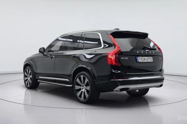 2021 Volvo XC90 с пробегом 51 634 км