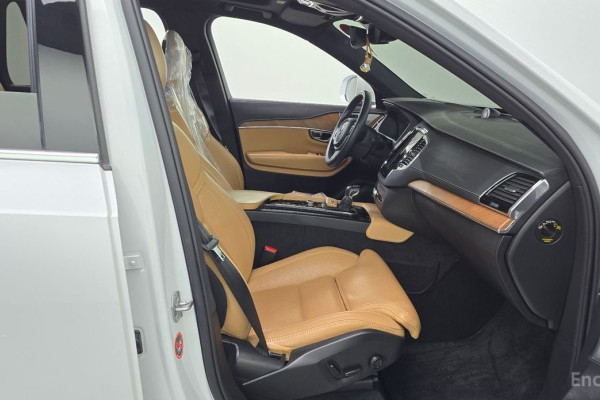 2020 Volvo XC90 с пробегом 73 137 км