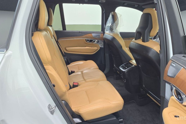 2020 Volvo XC90 с пробегом 73 137 км